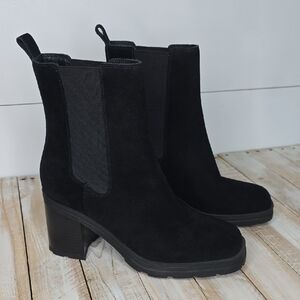 Nine West Conga Chelsea Suede Bootie SZ 7